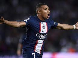 Paris Saint-Germain rekrutiert in zehn Tagen fünf herausragende Spieler